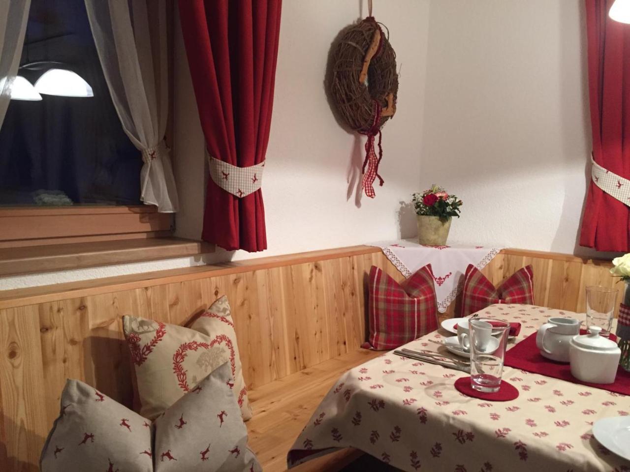 Das Enzian Aschau Im Zillertal Exterior photo